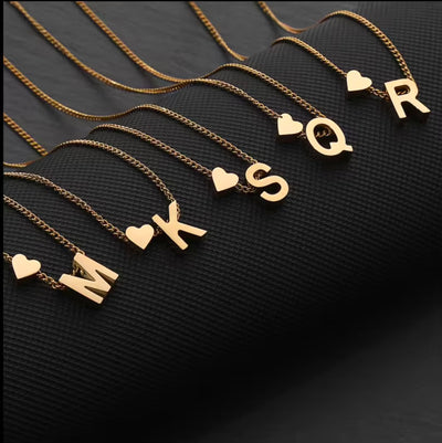 Collier en coeur+ lettre de l’alphabet